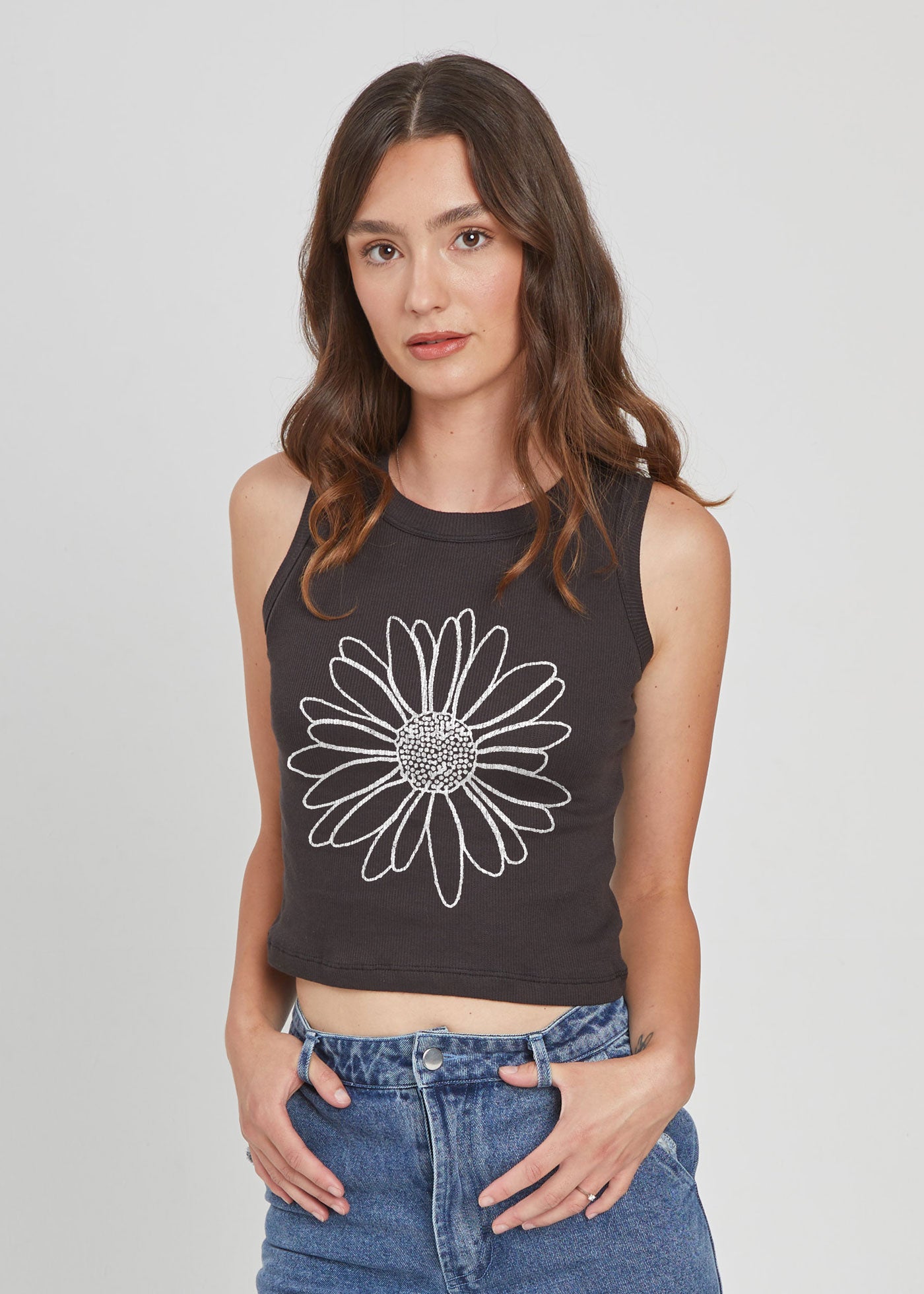 Daisy Outline Ribbed Black Cropped Tank